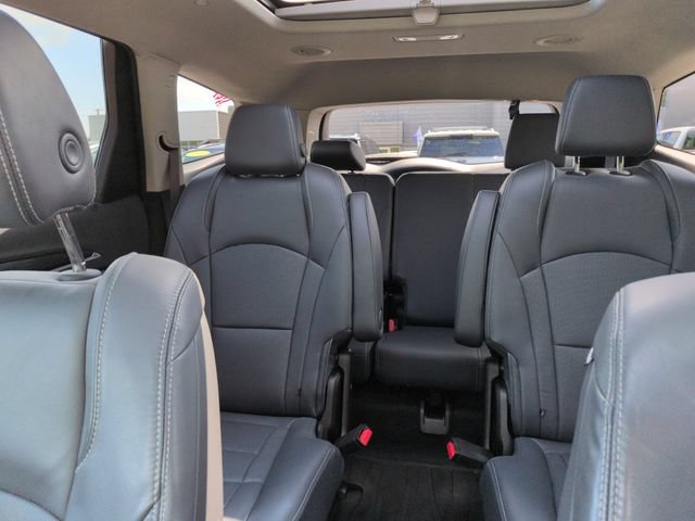 Used 2018 Buick Enclave Premium w/ Trailering Package AWD/4WD image 51