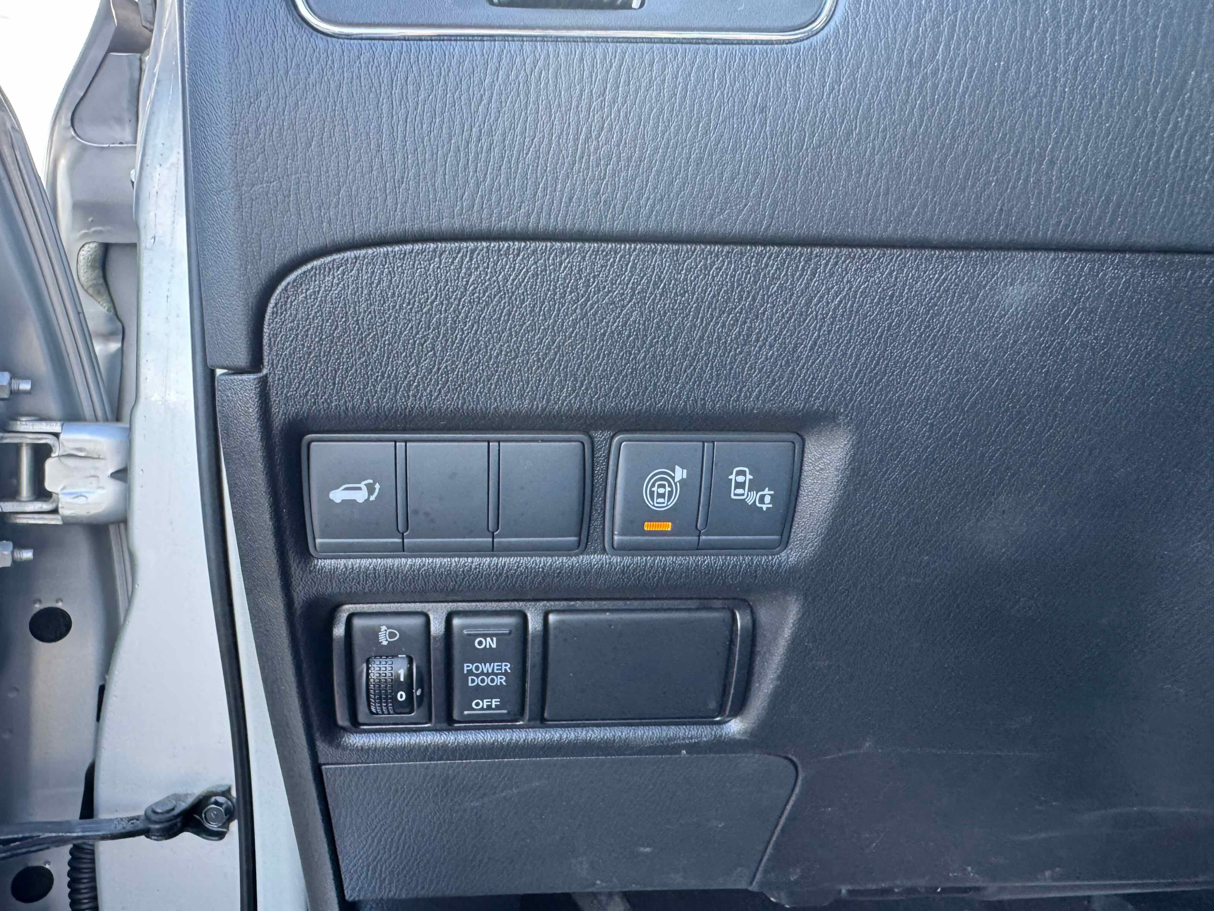 Used 2017 Nissan Armada Platinum image 26