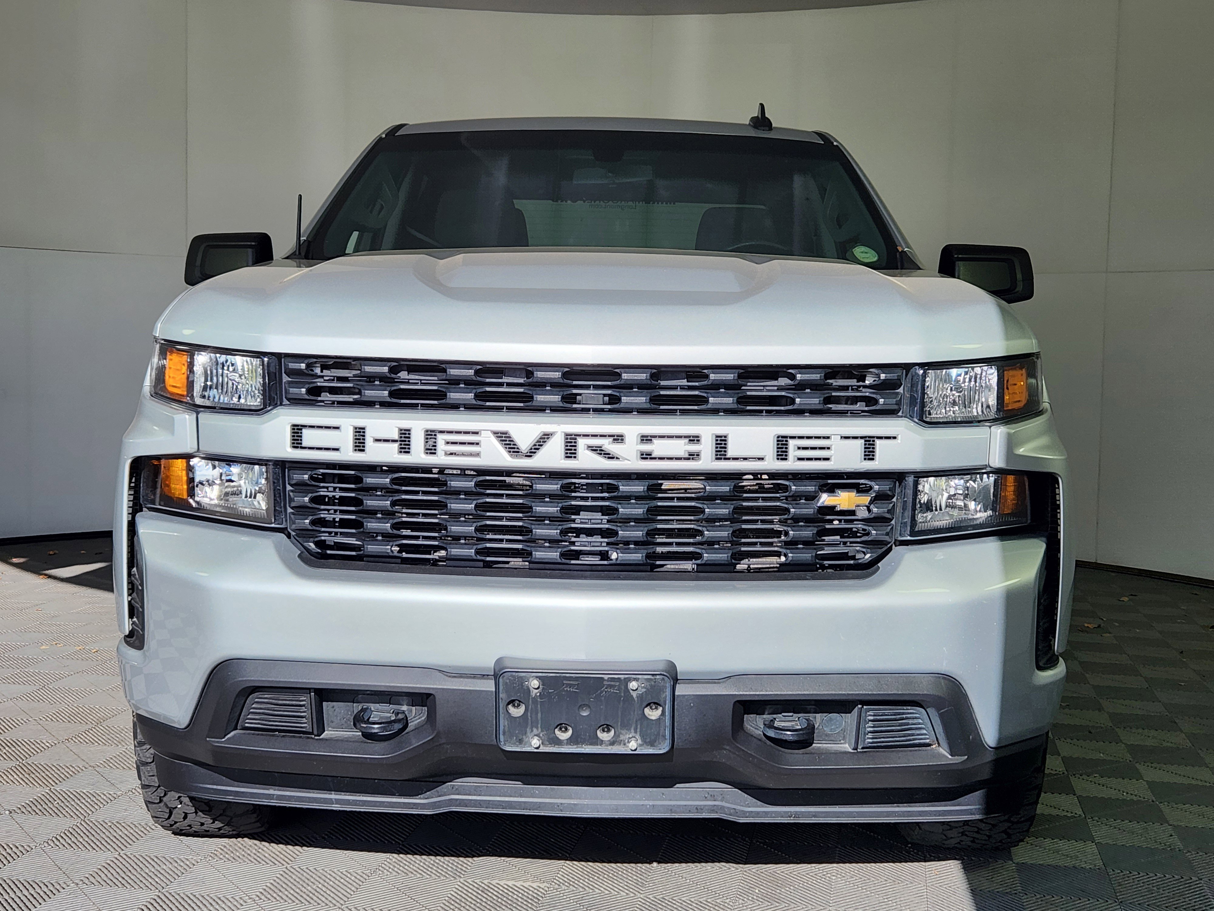 Used 2020 Chevrolet Silverado 1500 Custom w/ Custom Value Package image 2