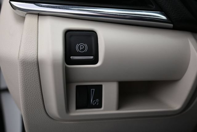 Used 2023 Cadillac CT4 Luxury w/ Sun And Sound Package RWD image 26