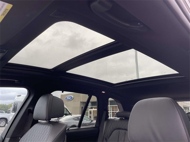 Used 2023 BMW X5 M50i w/ Executive Package image 17