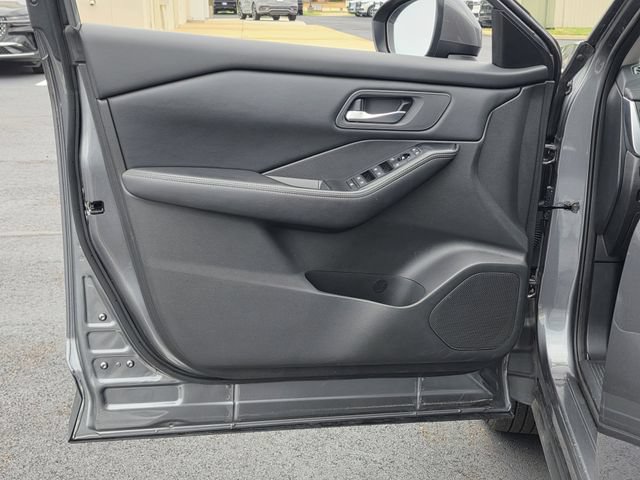 Used 2024 Nissan Rogue SV FWD image 14