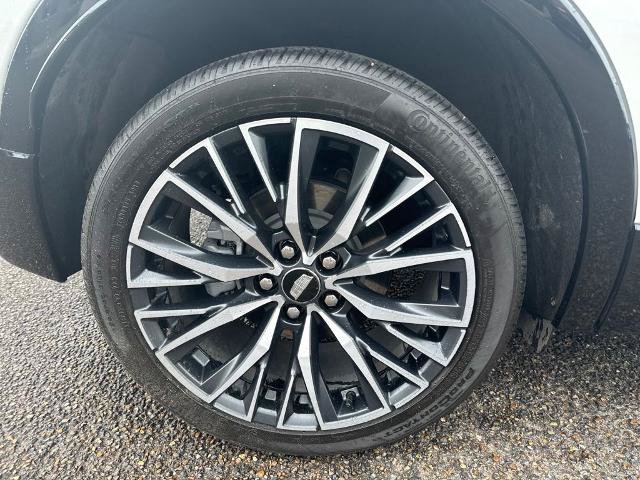 Used 2025 Cadillac XT4 Sport FWD image 9