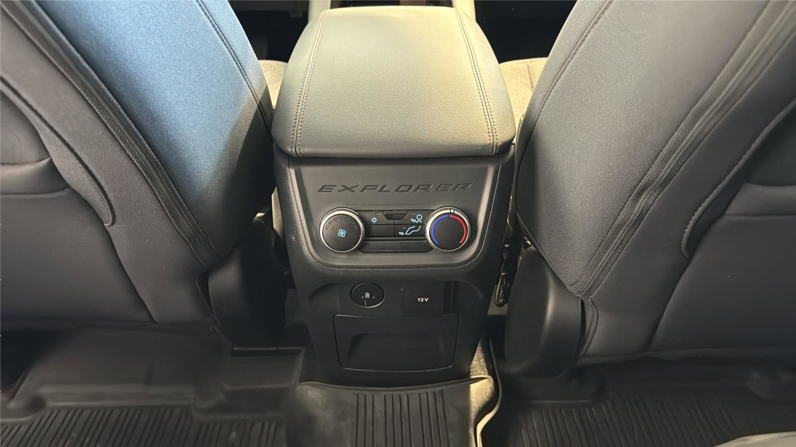 Certified 2025 Ford Explorer Active AWD/4WD image 28