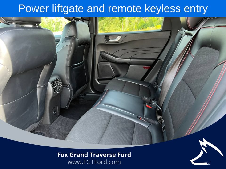 Certified 2025 Ford Escape ST-Line Select AWD/4WD image 5