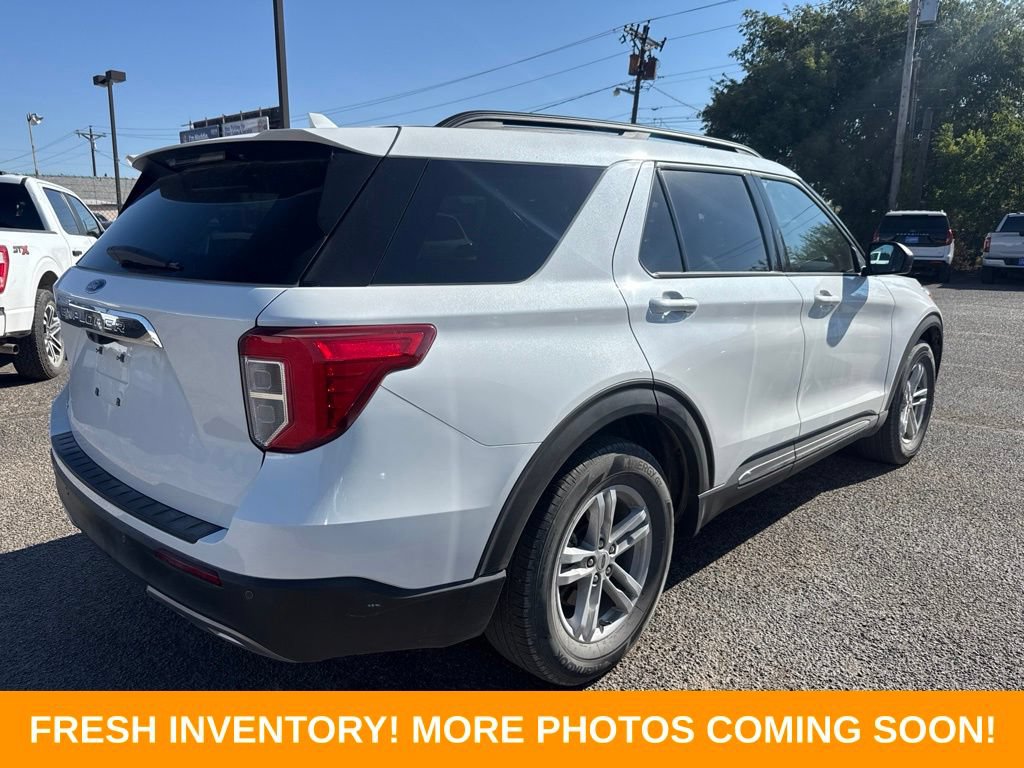 Certified 2024 Ford Explorer XLT w/ Equipment Group 202A RWD image 2