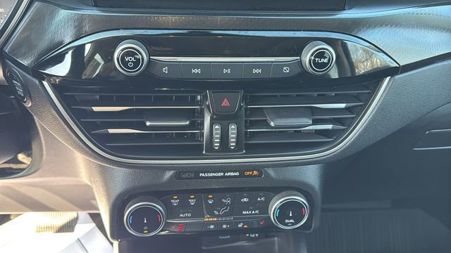 Certified 2022 Ford Escape SEL w/ SEL Stealth AWD Package image 28