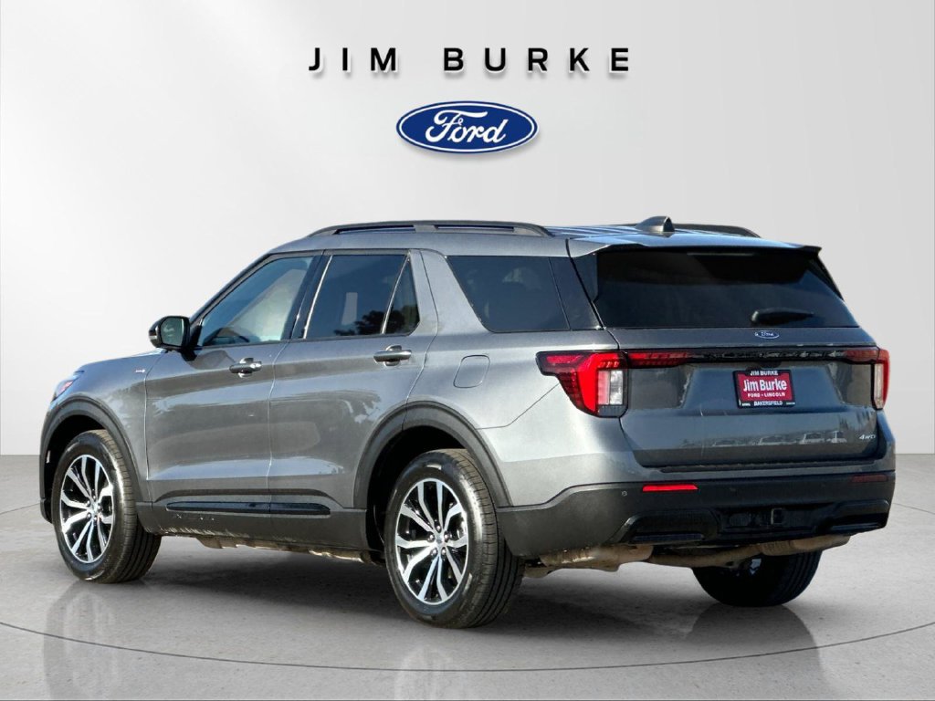 Certified 2025 Ford Explorer ST-Line AWD/4WD image 3