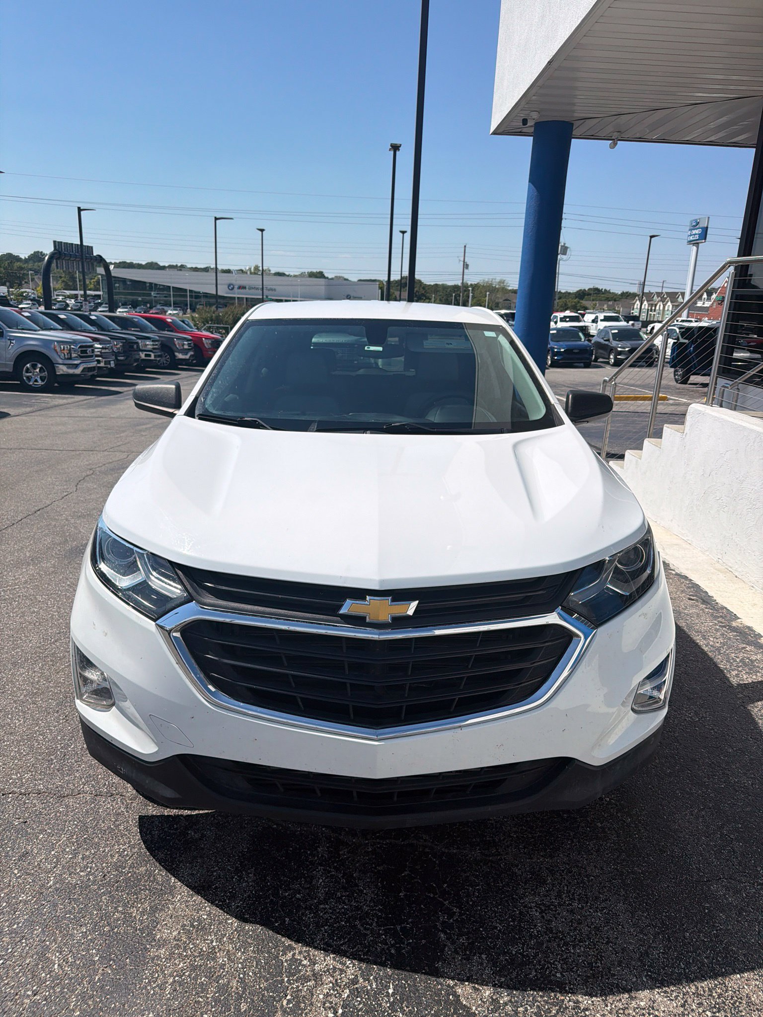 Used 2019 Chevrolet Equinox LS FWD image 2