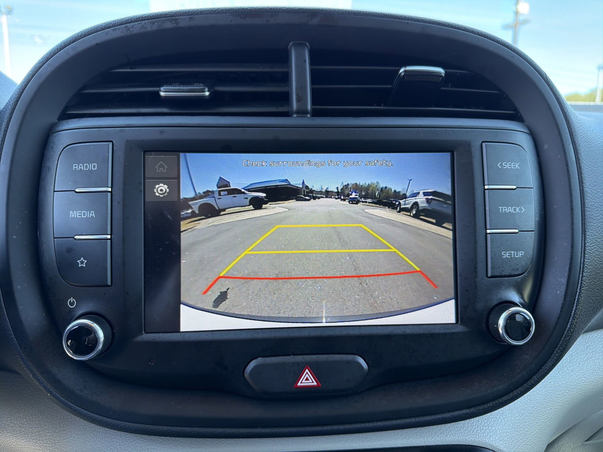 Used 2025 Kia Soul LX w/ LX Technology Package image 4