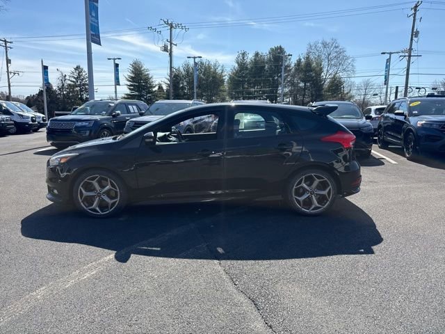 Certified 2017 Ford Focus ST FWD image 2