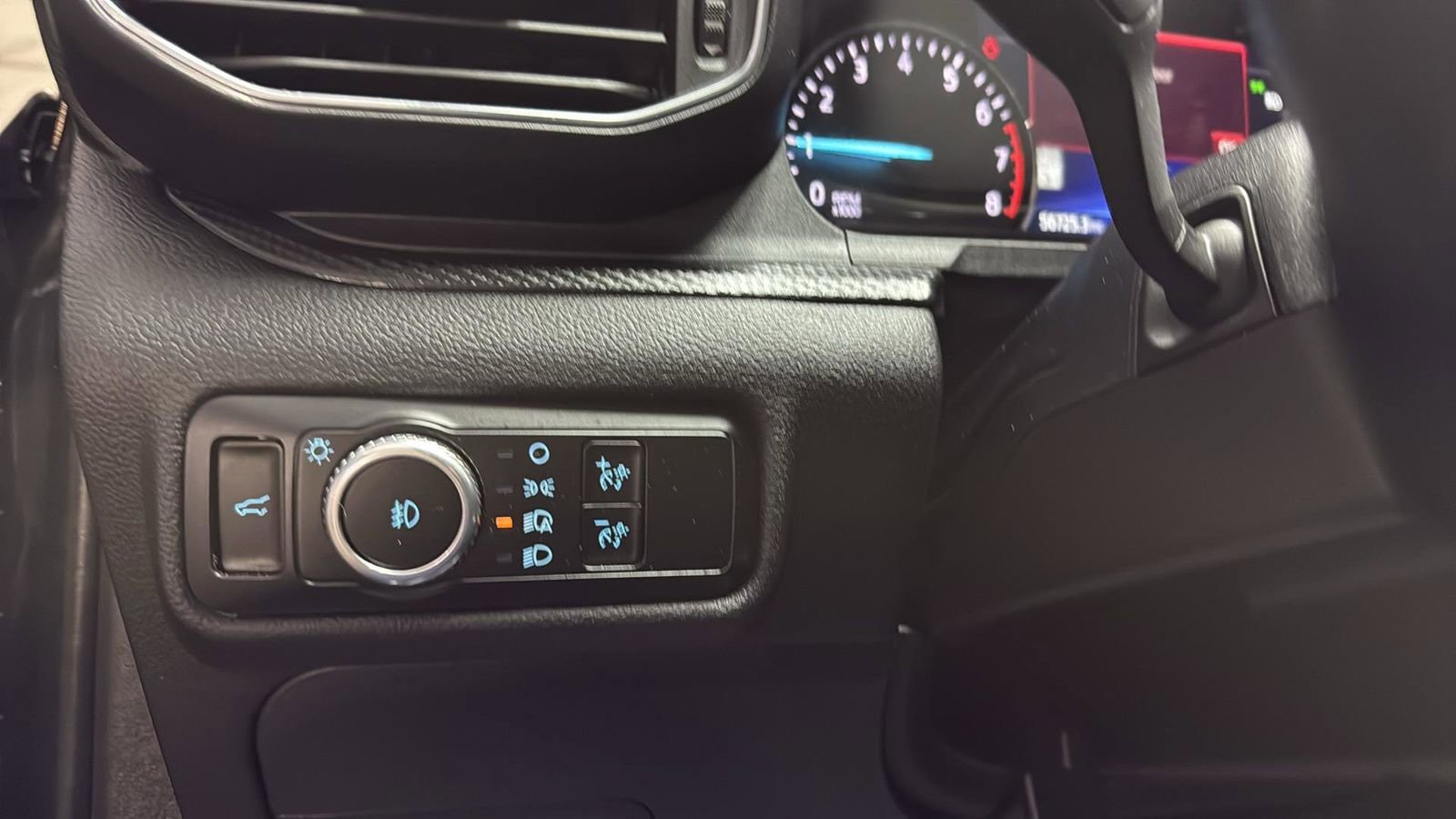 Certified 2023 Ford Explorer ST-Line w/ Class IV Trailer Tow Package image 18