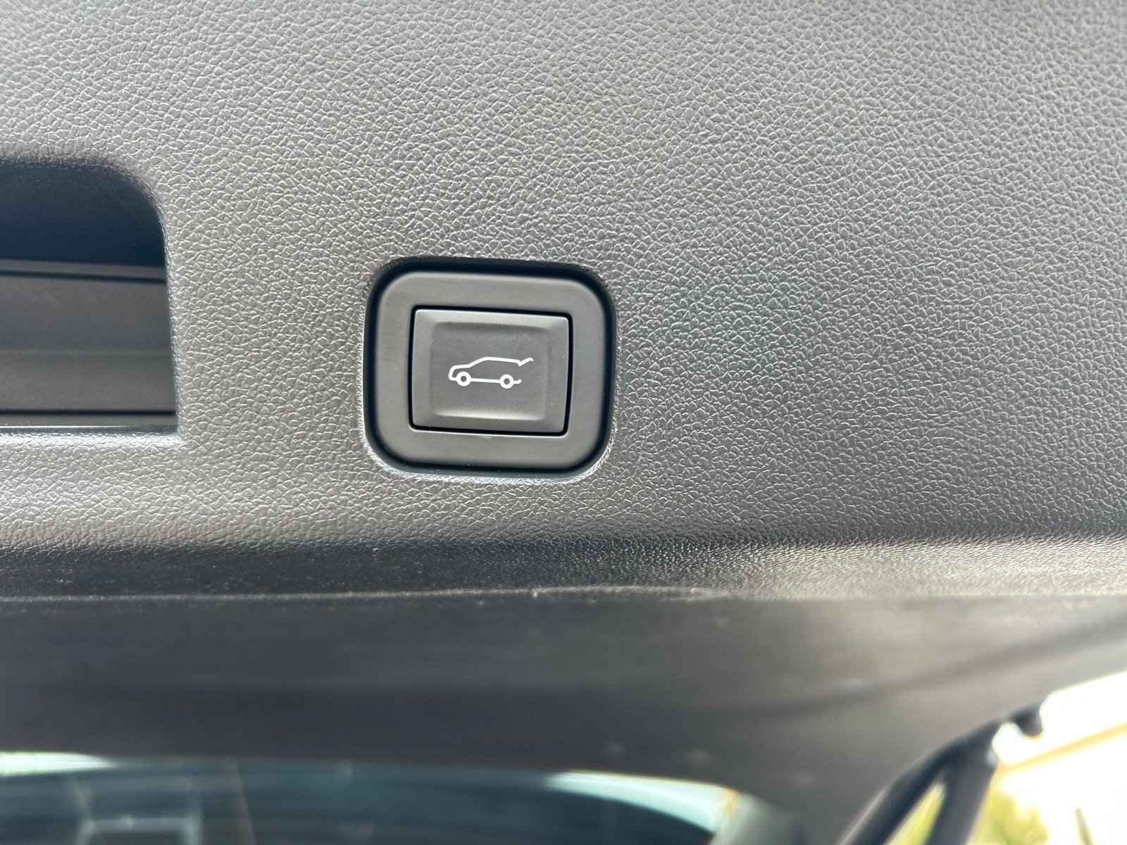 Used 2024 Chevrolet Traverse RS w/ LPO, Floor Liner Package AWD/4WD image 19
