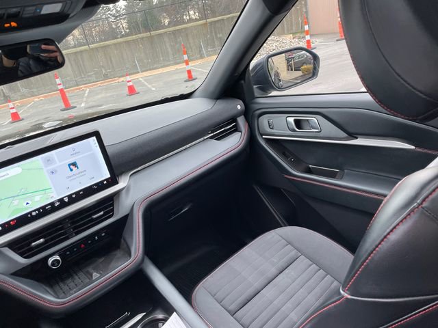 Certified 2025 Ford Explorer ST-Line w/ ST-Line Street Pack image 24