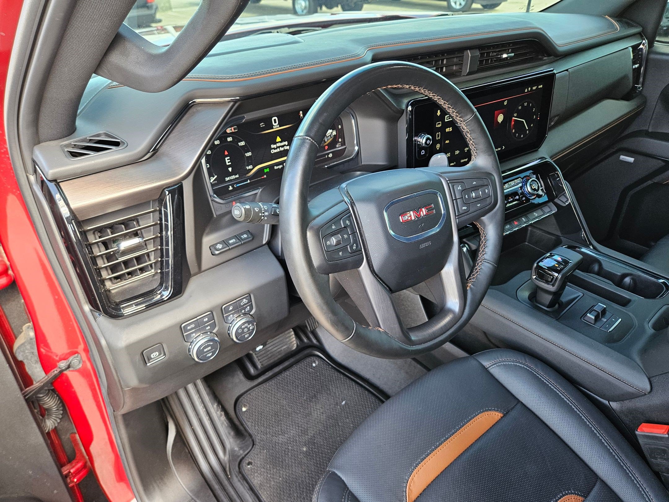 Used 2025 GMC Sierra 1500 AT4 w/ AT4 Premium Package AWD/4WD image 16