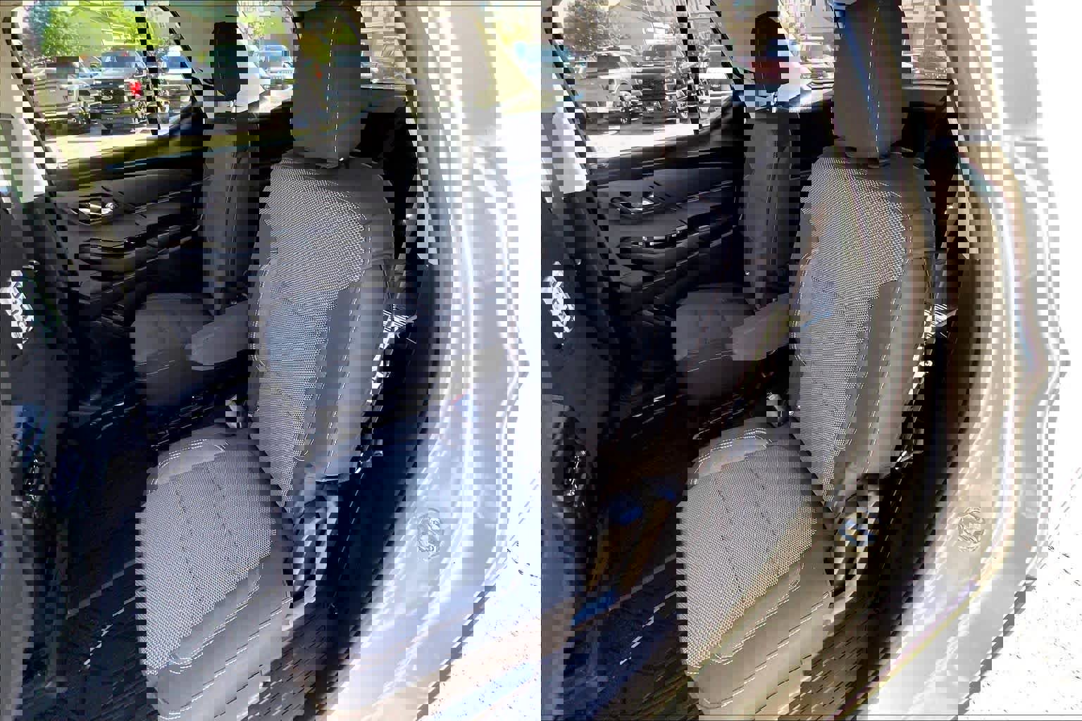 Used 2019 Chevrolet Traverse LT image 18