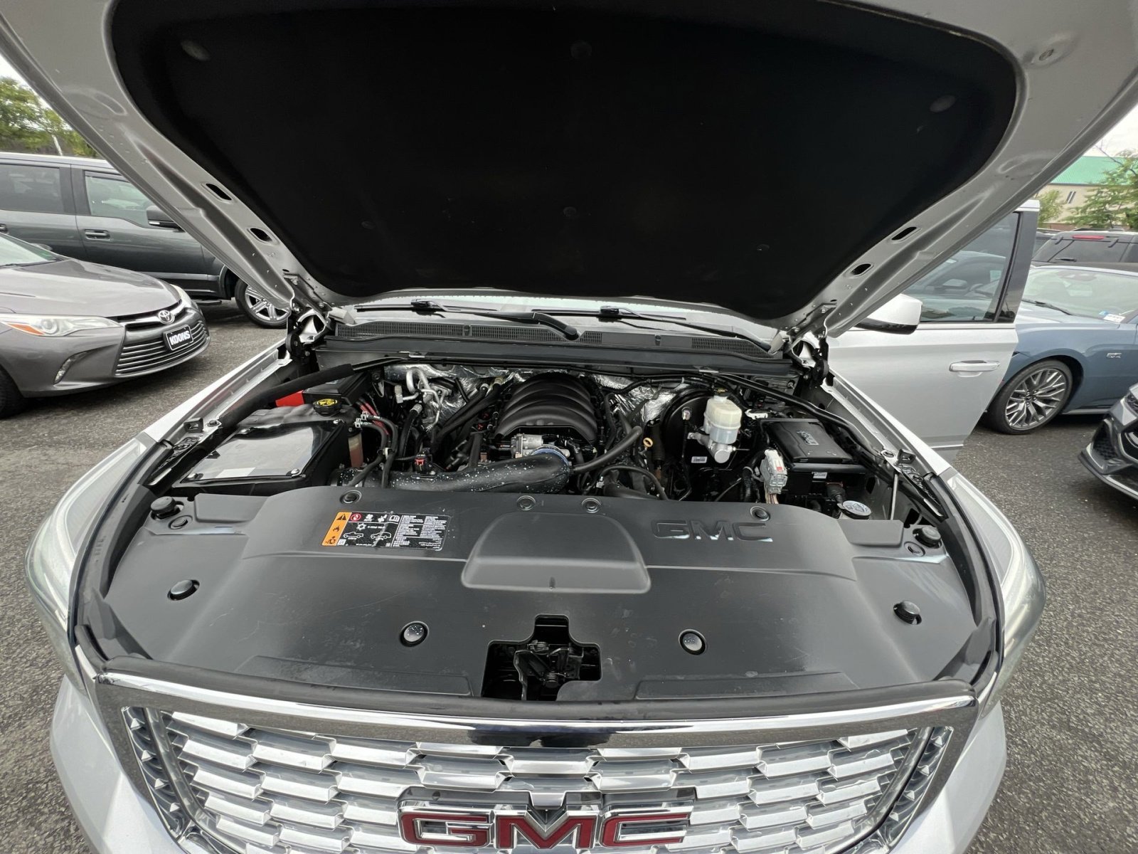 Used 2018 GMC Yukon Denali w/ Denali Ultimate Package AWD/4WD image 35
