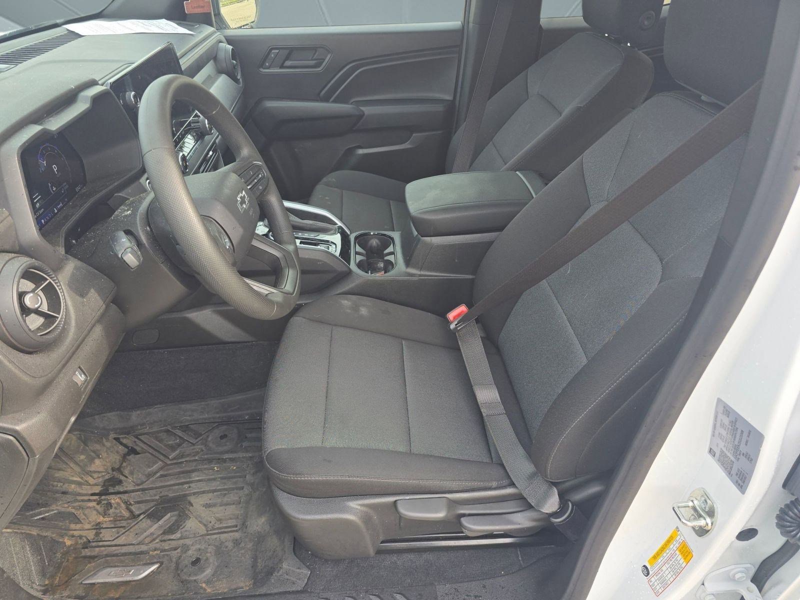 Used 2025 Chevrolet Colorado Trail Boss image 4