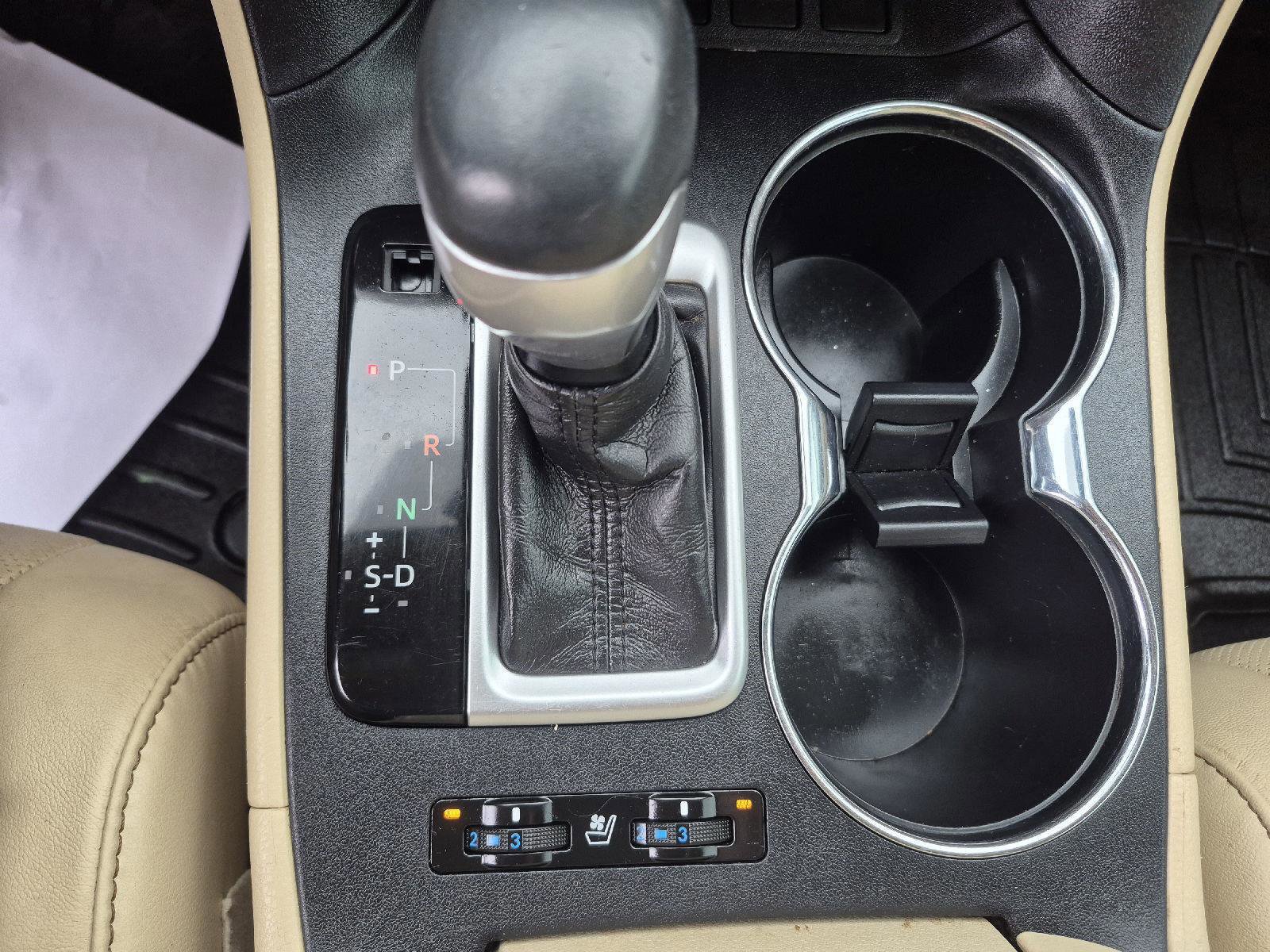 Used 2019 Toyota Highlander Limited image 18