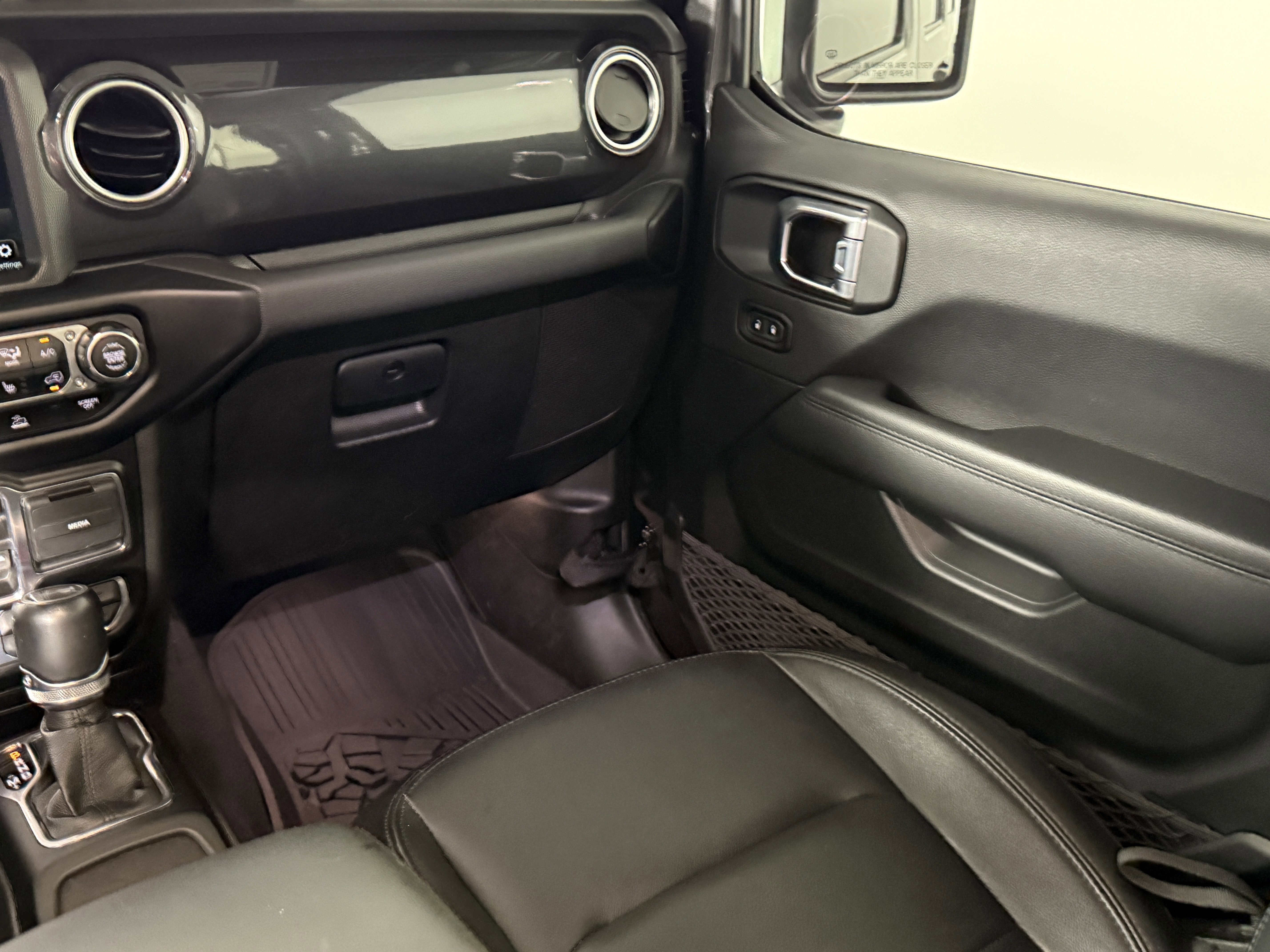 Used 2022 Jeep Wrangler Unlimited Sahara image 14