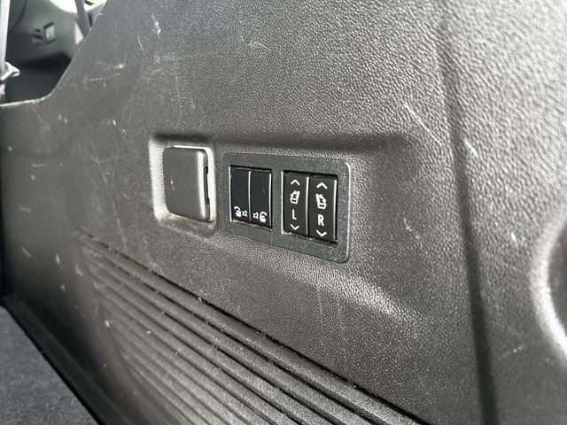 Used 2021 GMC Yukon XL SLT w/ SLT Luxury Plus Package AWD/4WD image 44