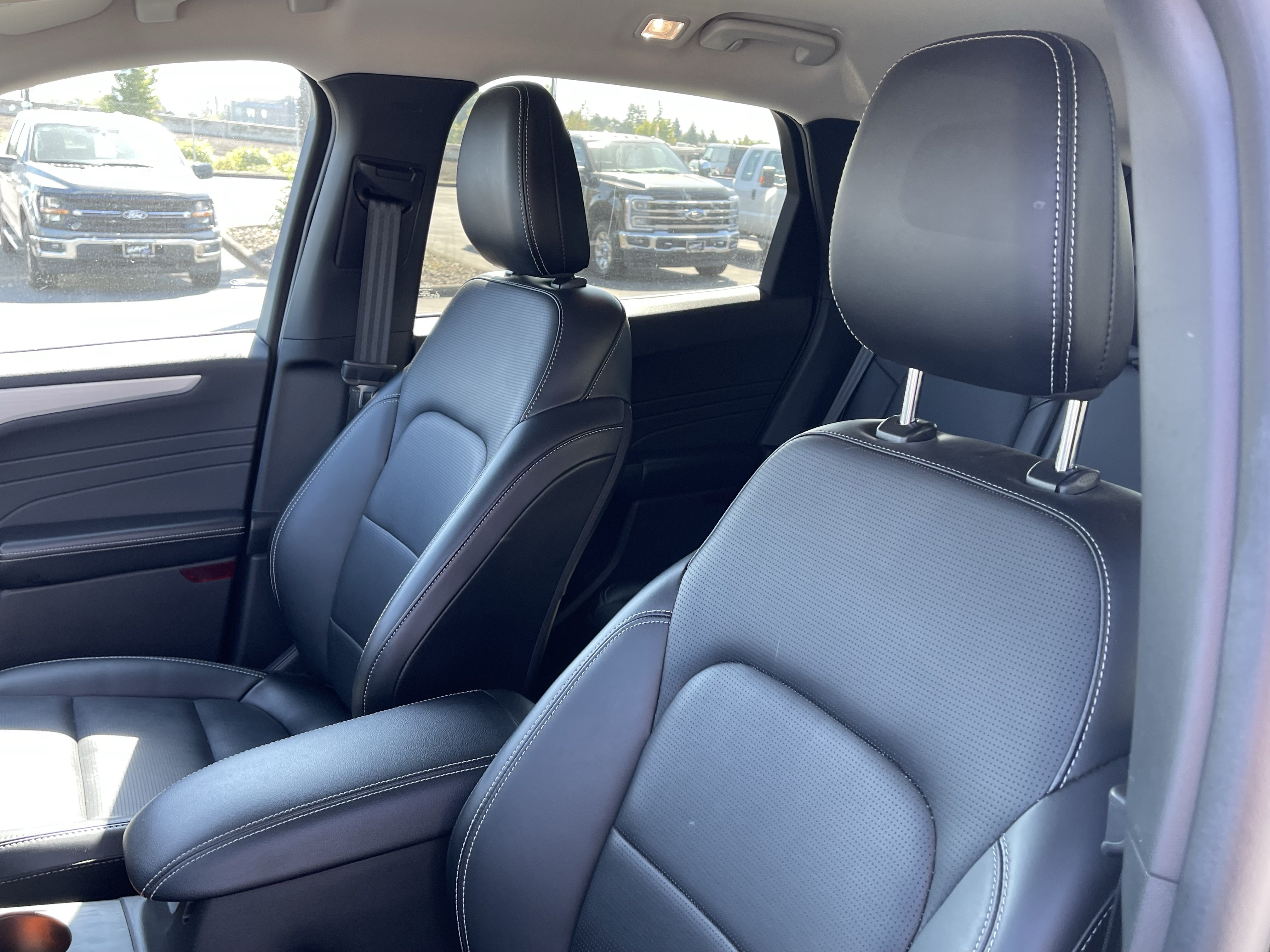 Certified 2025 Ford Escape Platinum AWD/4WD image 13