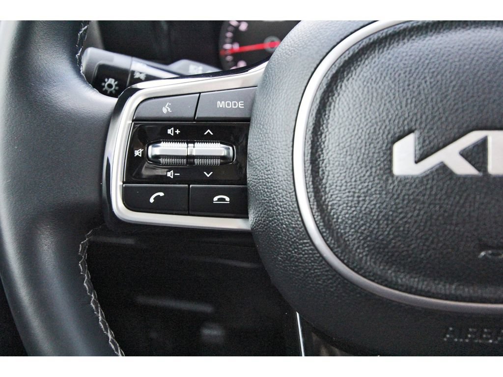 Used 2023 Kia Sorento S w/ Panoramic Sunroof Package FWD image 17
