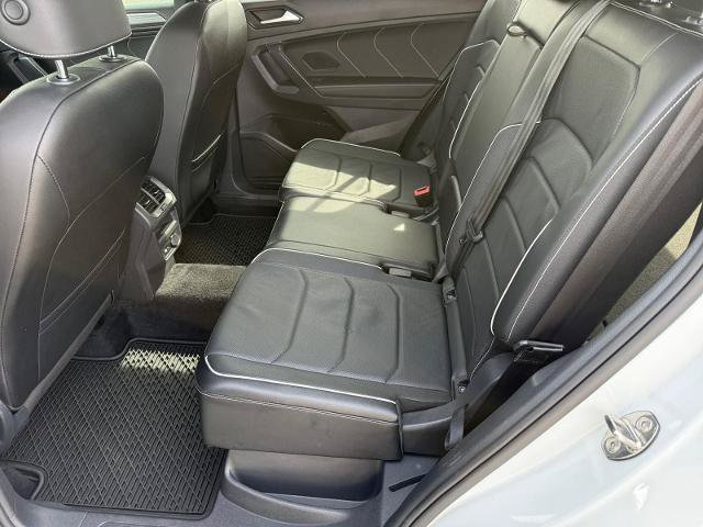 Used 2022 Volkswagen Tiguan SEL R-Line AWD/4WD image 12