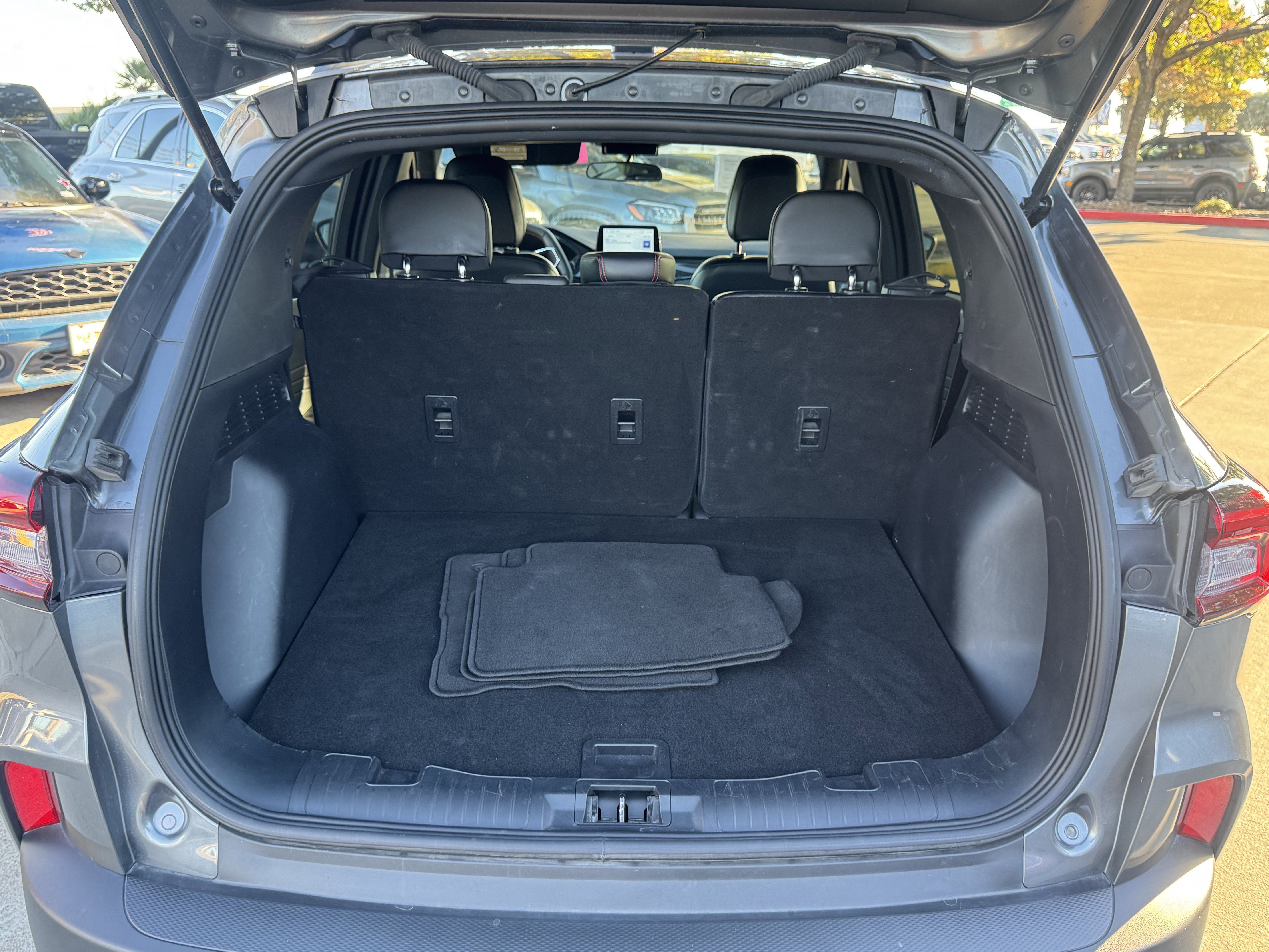 Certified 2025 Ford Escape ST-Line image 10