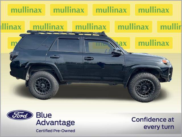 Used 2022 Toyota 4Runner TRD Off-Road AWD/4WD image 2