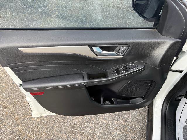 Certified 2022 Ford Escape SEL FWD image 12