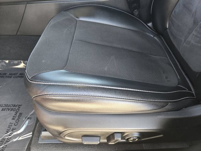 Used 2023 Jeep Grand Cherokee L Laredo RWD image 23