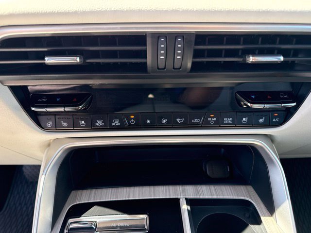Used 2024 MAZDA CX-90 Plug-In Hybrid w/ Premium Plus AWD/4WD image 32