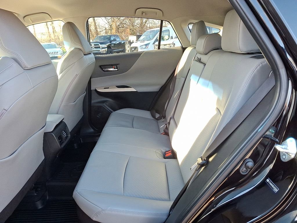 Used 2021 Toyota Venza XLE image 10