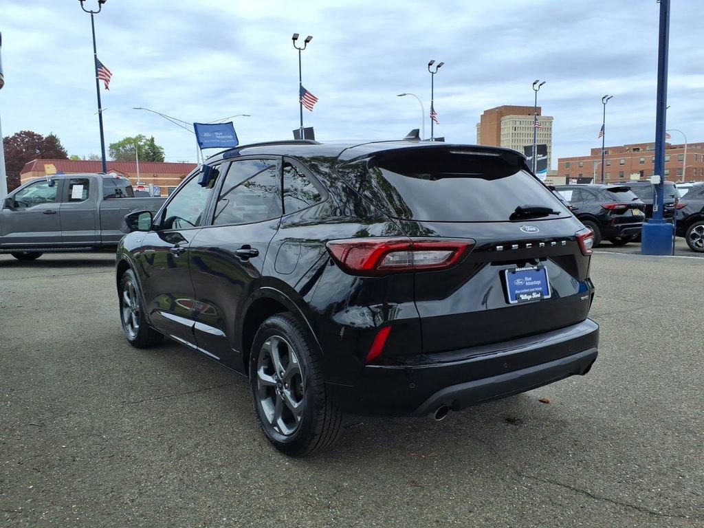 Certified 2023 Ford Escape ST-Line w/ Tech Pack #1 AWD/4WD image 8