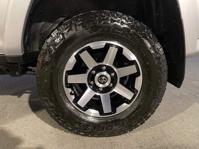 Used 2021 Toyota 4Runner TRD Off-Road Premium w/ Moonroof Package AWD/4WD image 26