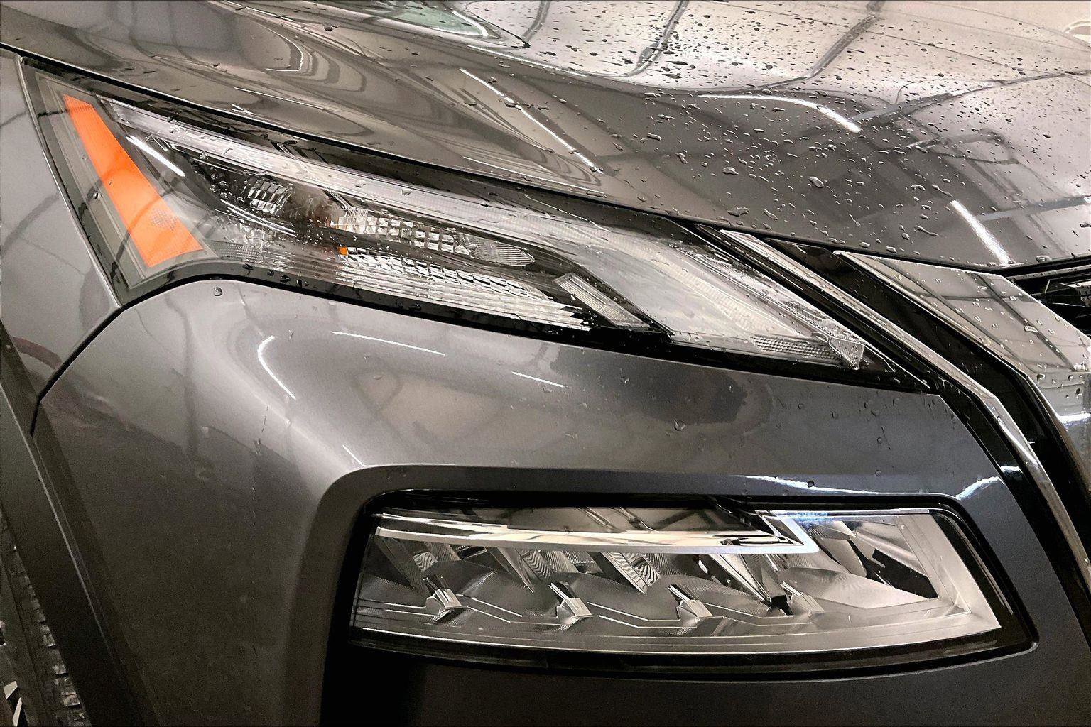 Used 2023 Nissan Rogue SV w/ SV Premium B Package image 27