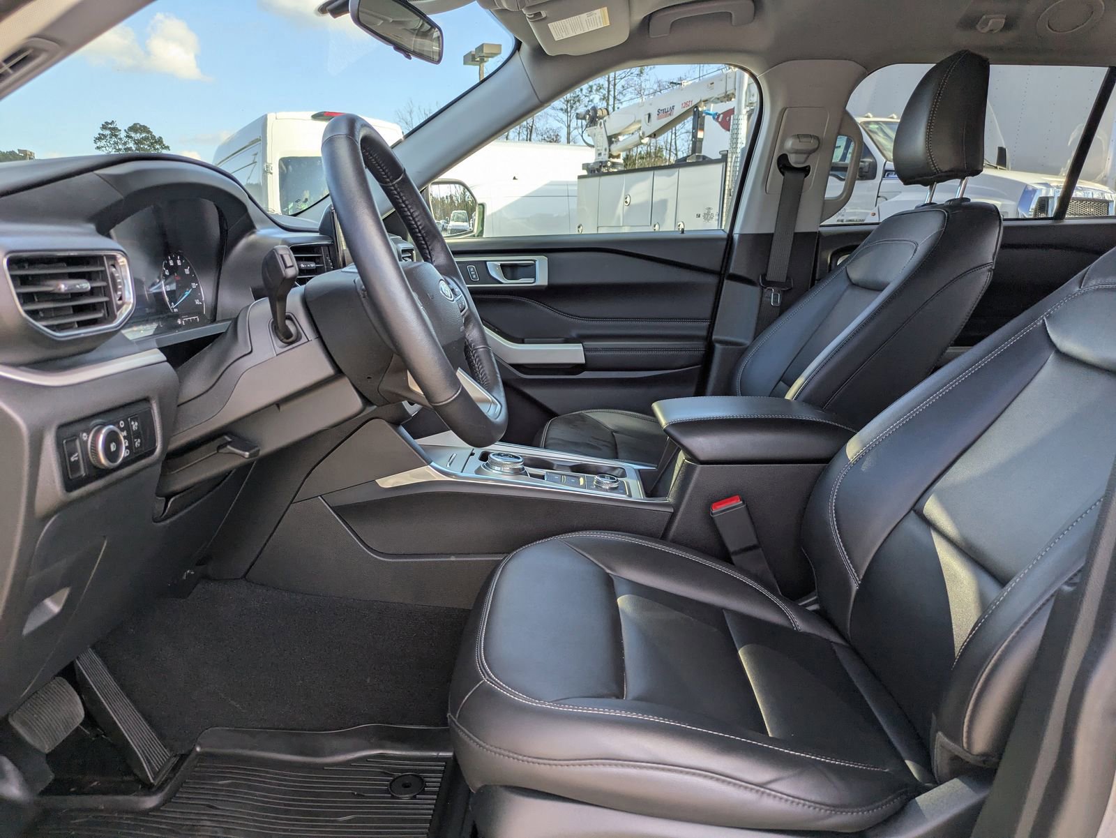 Certified 2023 Ford Explorer XLT w/ Equipment Group 202A image 20