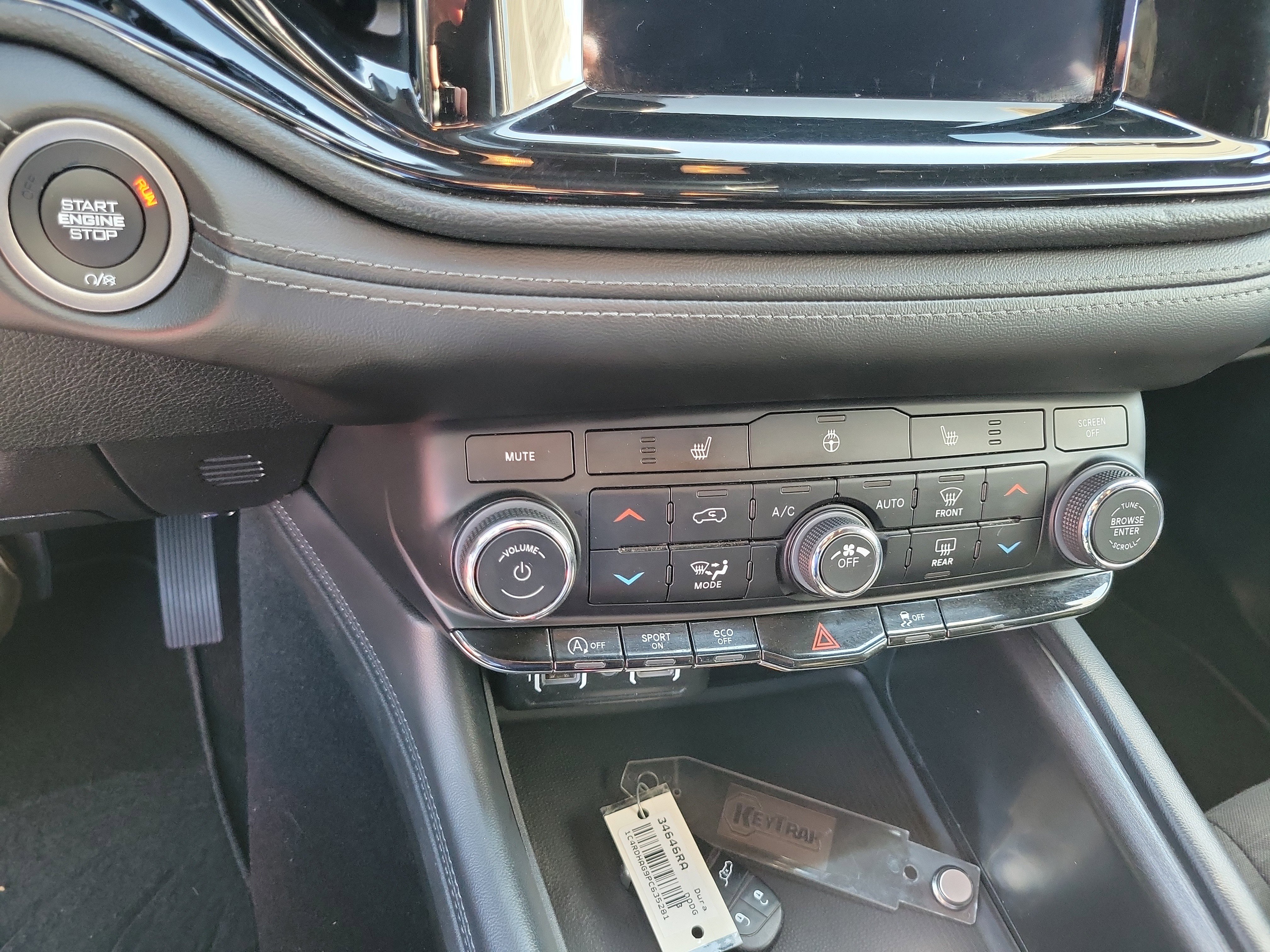 Used 2023 Dodge Durango SXT RWD image 9