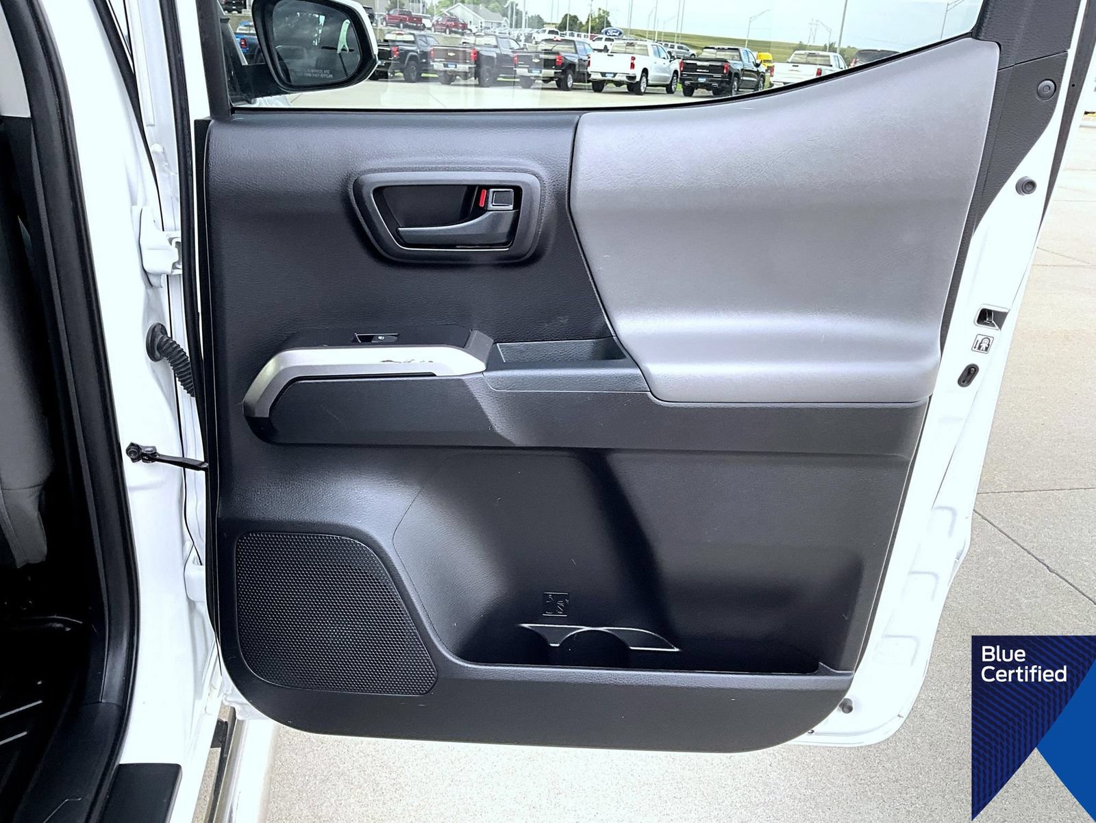 Used 2019 Toyota Tacoma SR5 AWD/4WD image 18