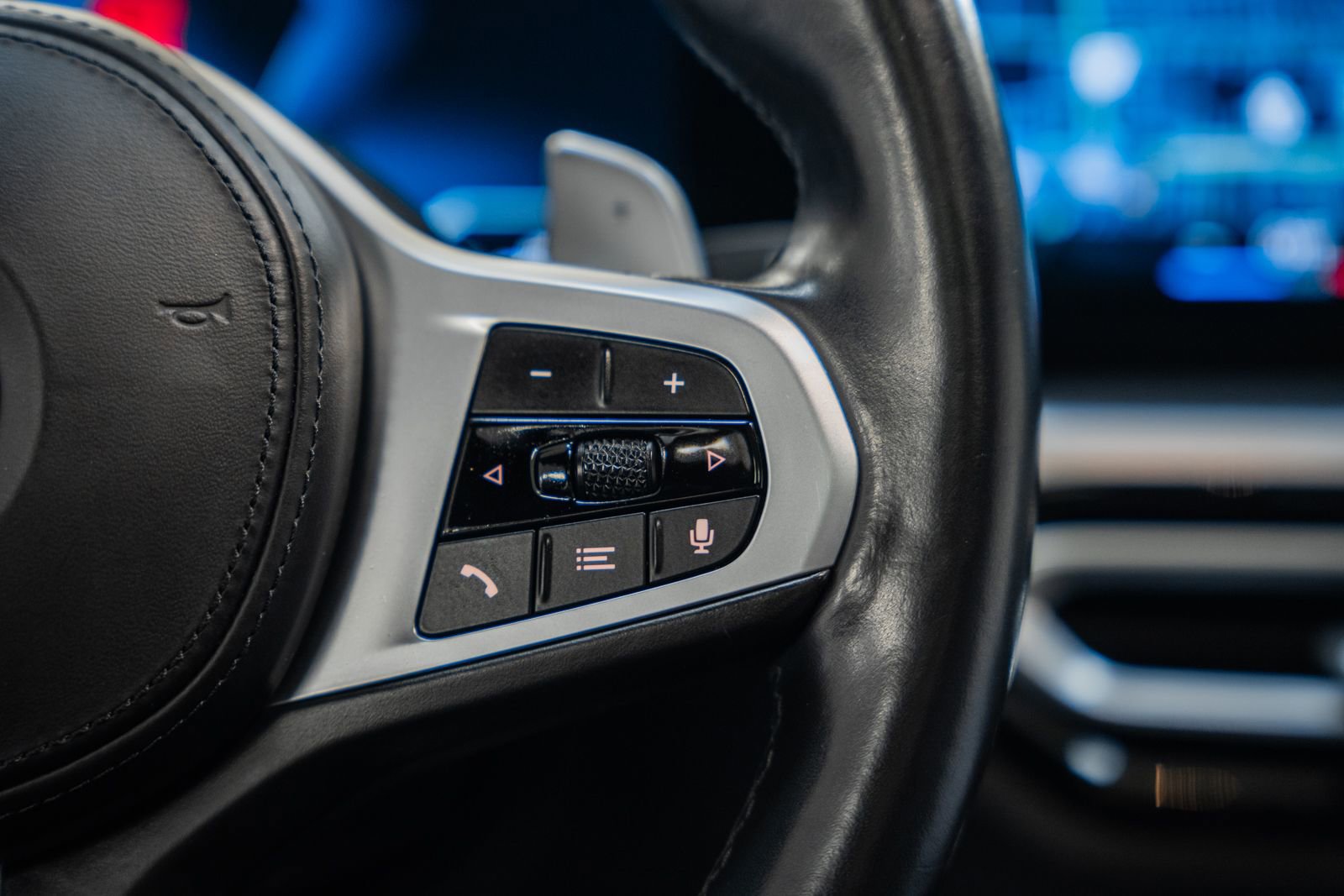 Used 2023 BMW 330i xDrive Sedan w/ M Sport Package image 31