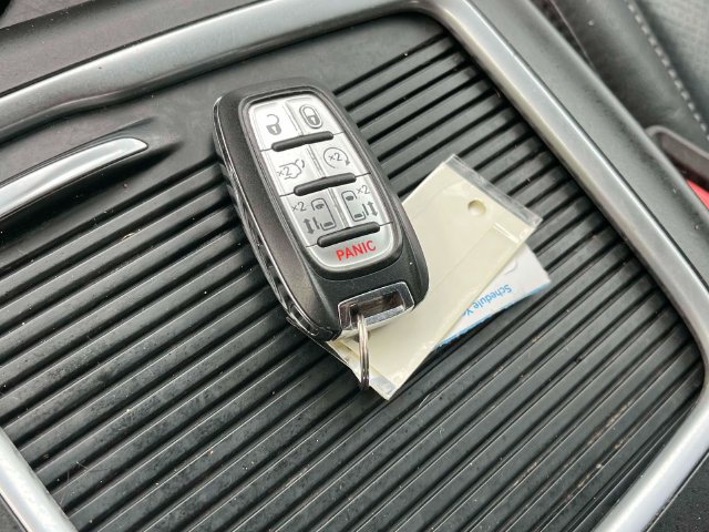 Used 2022 Chrysler Pacifica Touring-L FWD image 39