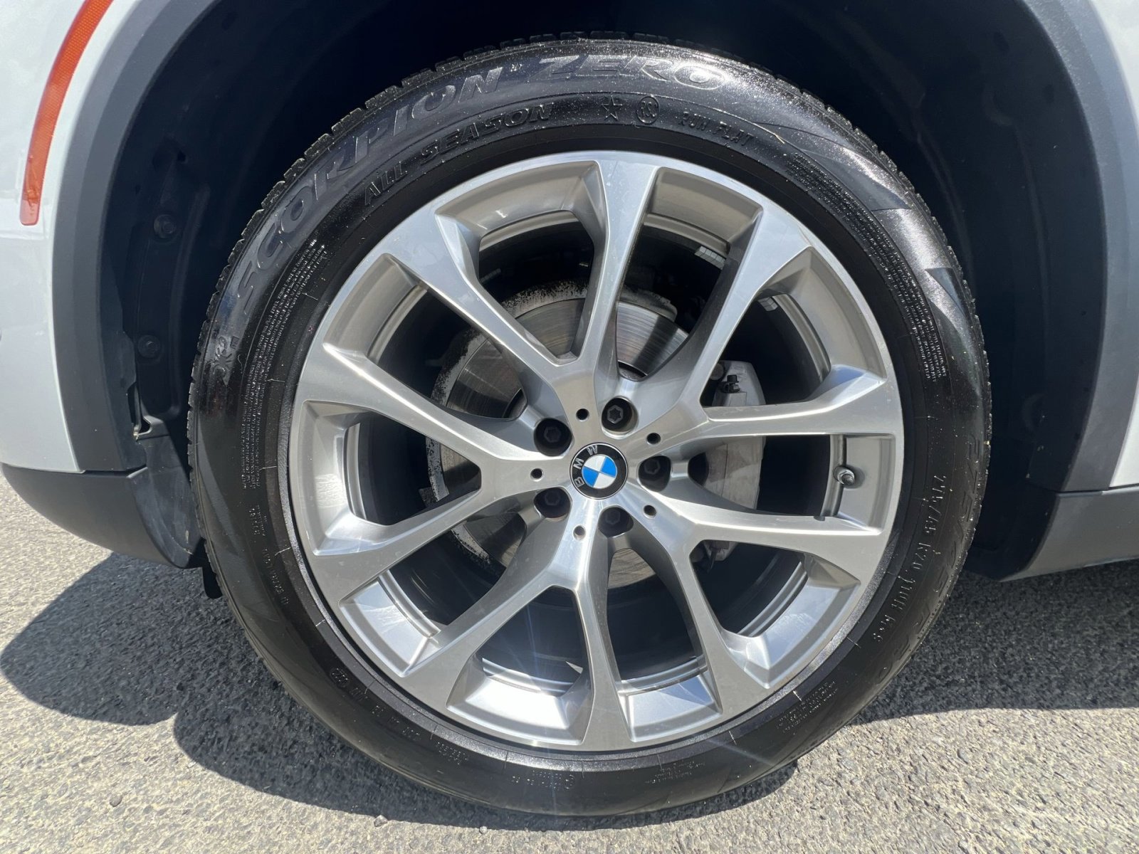 Used 2023 BMW X5 xDrive40i w/ Parking Assistance Package AWD/4WD image 20