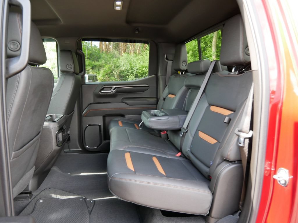 Used 2023 GMC Sierra 1500 AT4 w/ Technology Package AWD/4WD image 11