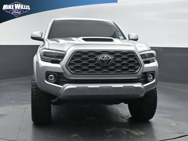 Used 2021 Toyota Tacoma TRD Sport w/ Technology Package AWD/4WD image 2
