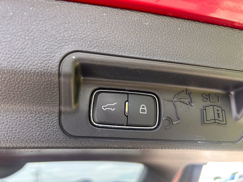 Certified 2023 Ford Explorer XLT w/ Equipment Group 202A AWD/4WD image 19