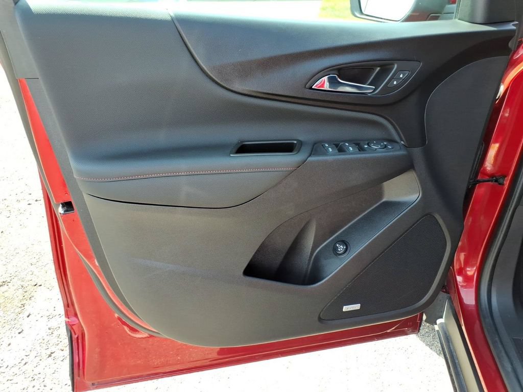Used 2022 Chevrolet Equinox RS w/ RS Leather Package AWD/4WD image 13