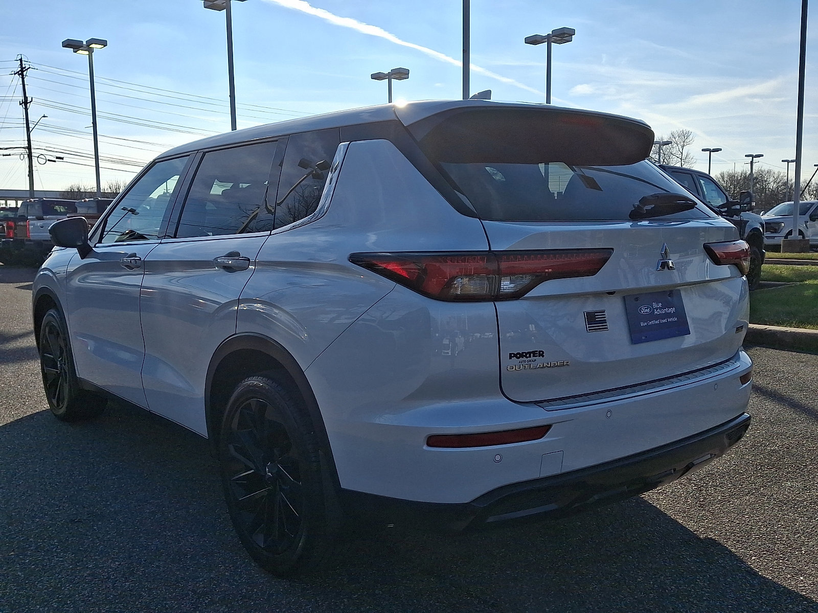 Used 2023 Mitsubishi Outlander SE Black Edition image 5