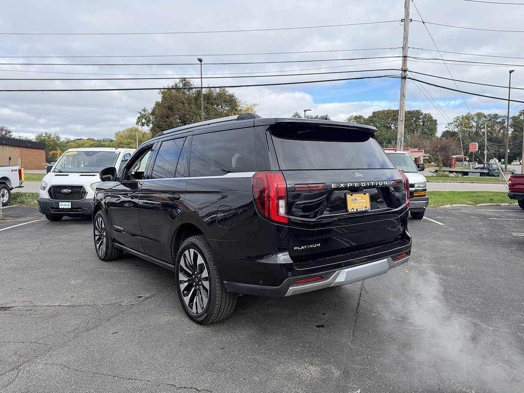 Certified 2025 Ford Expedition Platinum w/ Driver's Package AWD/4WD image 4