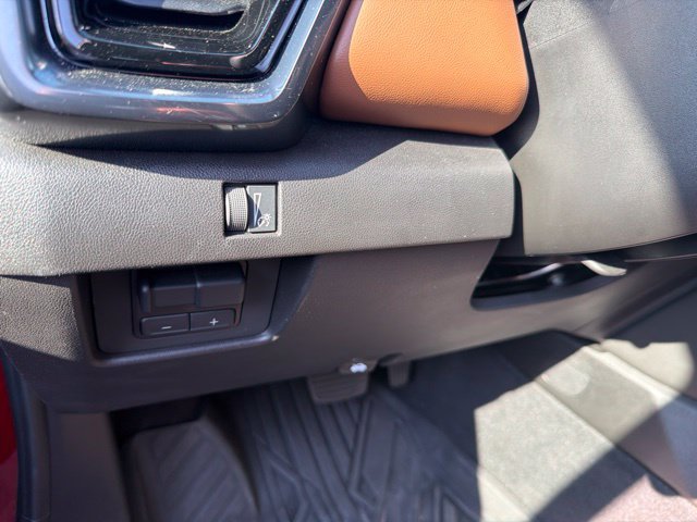 Used 2024 GMC Canyon AT4 w/ Technology Package AWD/4WD image 6